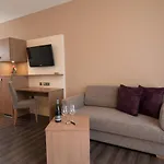Gaestehaus Bauer - Schlafen Auf Dem Weingut B&B 하일브론