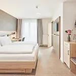 Gaestehaus Bauer - Schlafen Auf Dem Weingut 4*