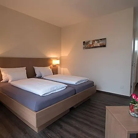 Aircondition - Gaestehaus Bauer - Schlafen Auf Dem Urbanen Weingut Bed & Breakfast 4*