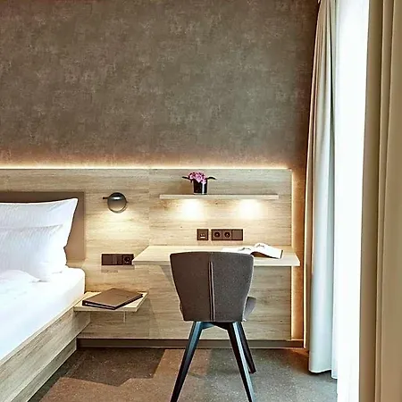 Aircondition - Gaestehaus Bauer - Schlafen Auf Dem Urbanen Weingut Bed & Breakfast 4*