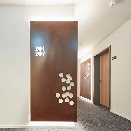 Bed & Breakfast Aircondition - Gaestehaus Bauer - Schlafen Auf Dem Urbanen Weingut Heilbronn
